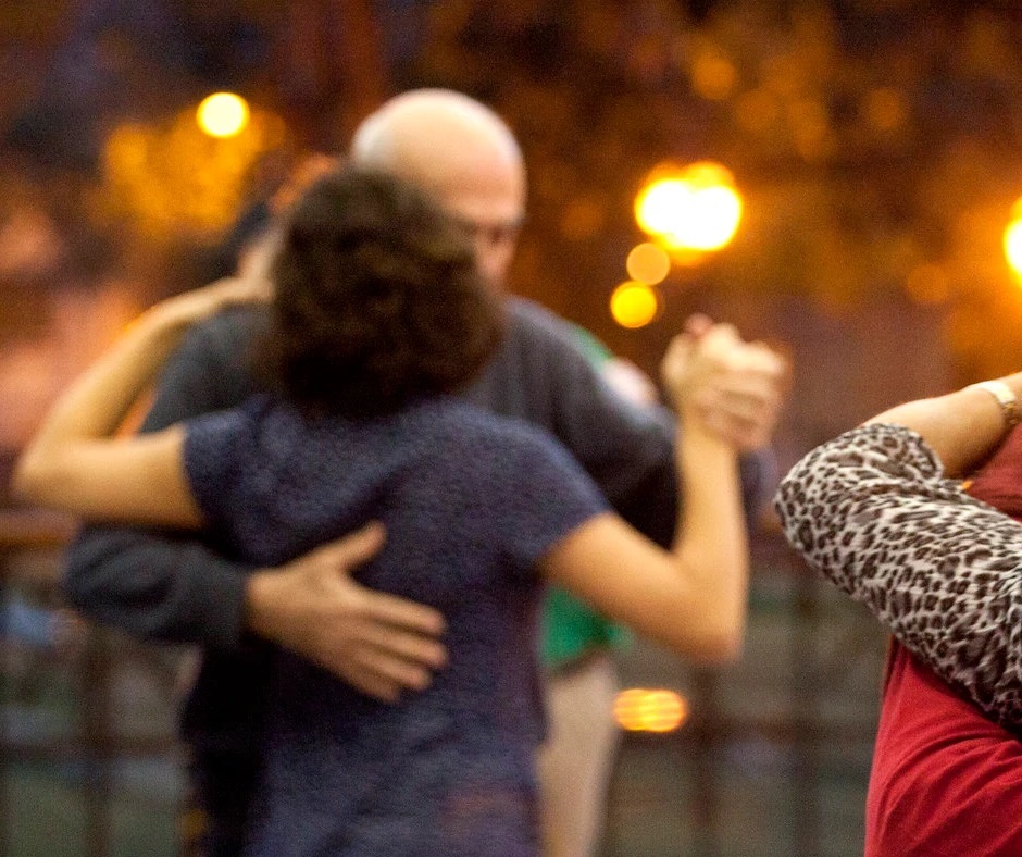 Tango lessons and milonga shows in Buenos Aires
